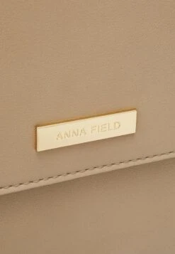 Anna Field Notebooktasche - Tan 9 Anna Field Notebooktasche - Tan -Anna Field Verkäufe a565054d8e2d4f83b963eb734abf3e06