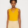 Anna Field Top - Dark Yellow