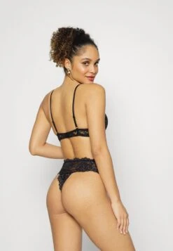 Anna Field 5PP HIGH RISE LACE THONG - String - Black 8 Anna Field 5PP HIGH RISE LACE THONG - String - Black -Anna Field Verkäufe cc6ce3dcb90042069d6fa0a1614ccbd7